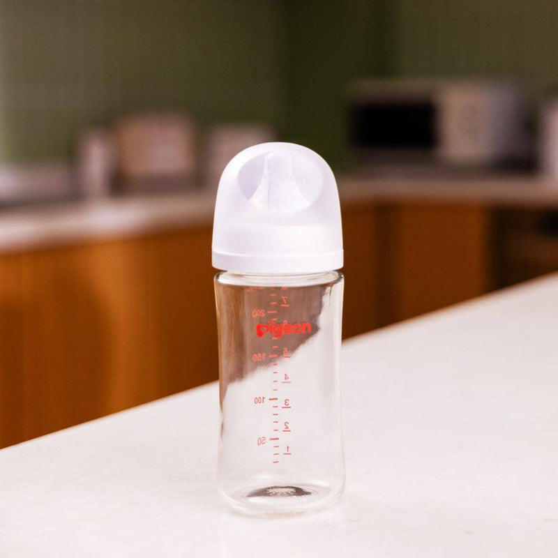 Pigeon Glass Feeding Bottle White Cap 240ml